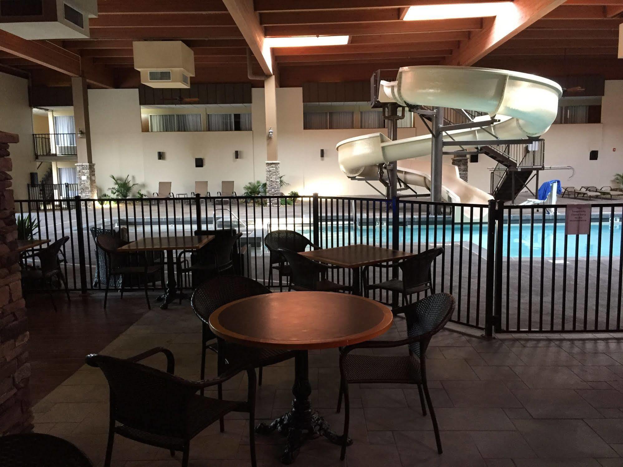 Cascades Mountain Resort, Ascend Hotel Collection Hendersonville Exterior foto